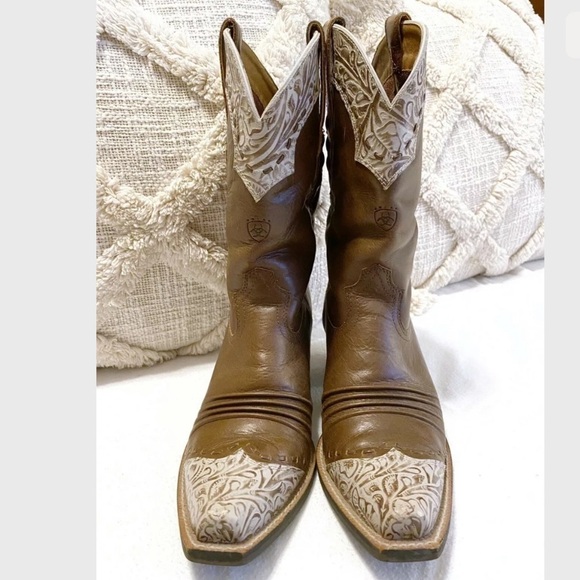 Ariat Dixie Western Boots​​​​​​ - Picture 3 of 13